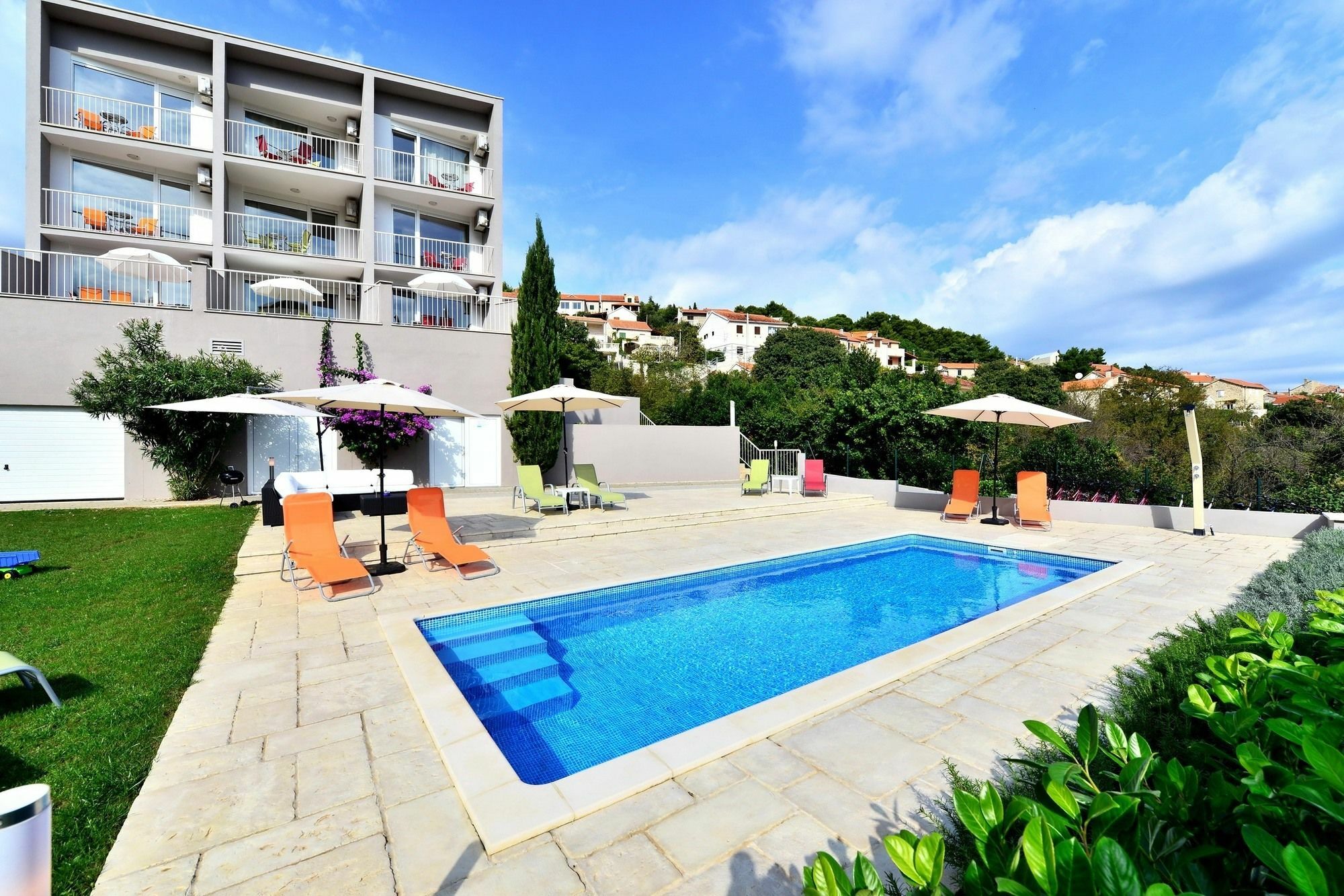 Bretia Apartments Sutivan Exterior photo